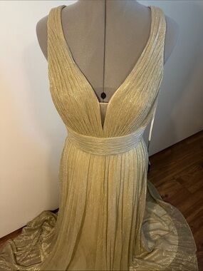Sleeveless Gold Metallic Pleated Maxi Dress with V-Neck